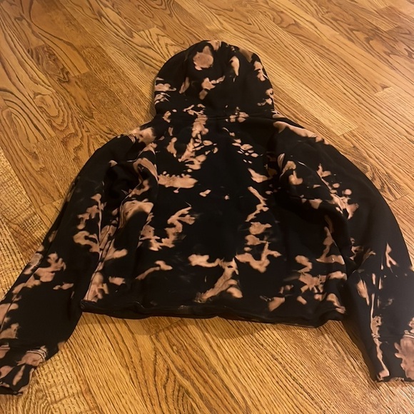 Woman’s Tie Dye Rolling Stones Distressed Hoodie Size Small - Picture 4 of 5